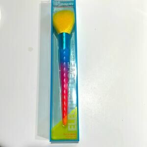 Electric Love 038 Powder Contour Makeup Brush and 2 makeup blenders rainbow